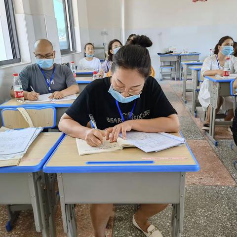 铸师德，解课标——记第三天全员培训