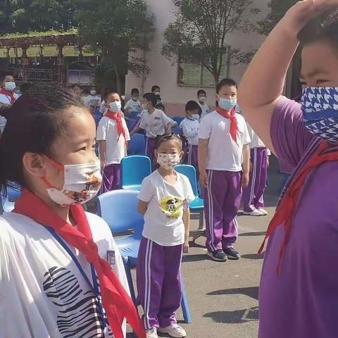 喜迎二十大 争做好队员——实验小学1.6班小豆豆们新起点，扬帆远航