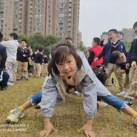 体育游戏伴我童年--粮道街中学积玉桥校区小学部体育游戏节