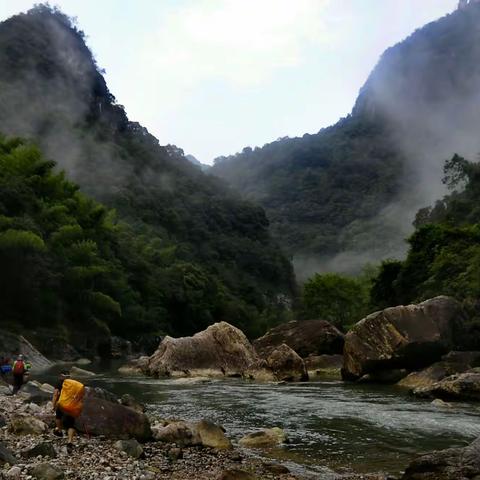 穿越炉西峡