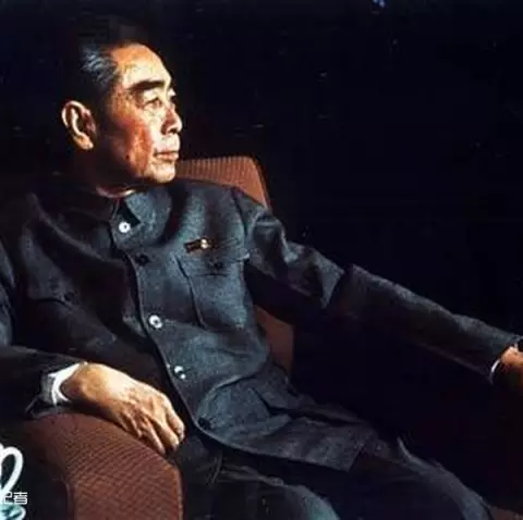 《周总理办公室的灯光》