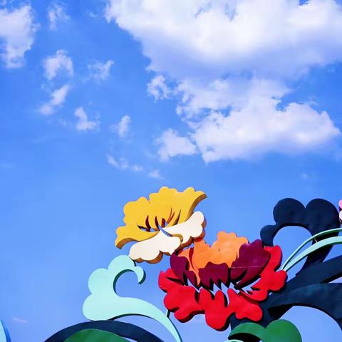 洛龙区科技园办事处：环卫工人顶烈日、耐酷暑、战高温，为美丽乡村容颜保驾护航！