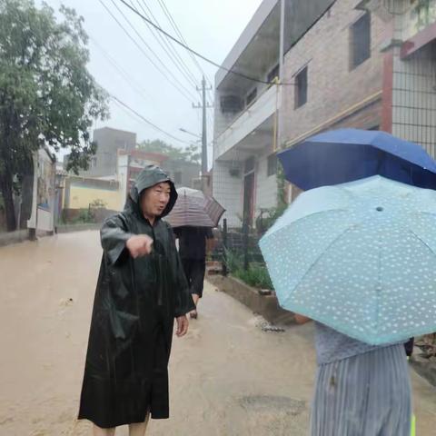 【康店镇俩沟村】无惧风雨 “7.20特大暴雨”防汛抢险救灾工作纪实