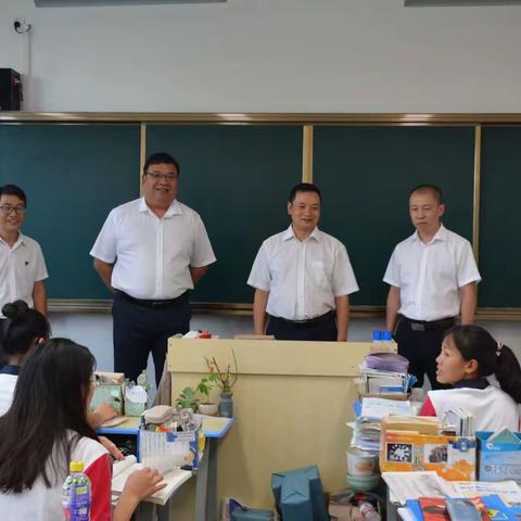 勠力同心备高考  领导视察暖人心——红河县领导莅临红河县一中视察高考备考工作