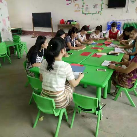 遵守交通安全，平安与你同行-赖村镇蓝天幼儿园交通安全教育