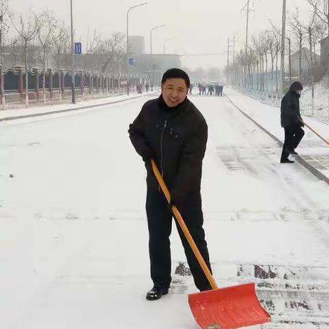 【昌乐县实验中学二校部初二】雪中美丽的身影