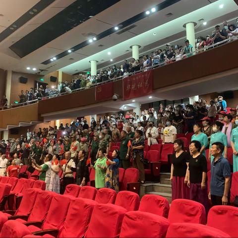 喜迎二十大 永远跟党走——新华街道华光社区举办居民爱国主义观影活动