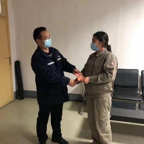 事业部开展新春送温暖活动