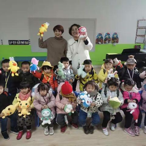 “妈妈如老师，老师似妈妈”小五班家长助教活动