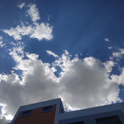 ＂邂逅六月，遇见美好＂