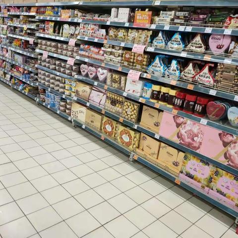横店店休闲食品陈列