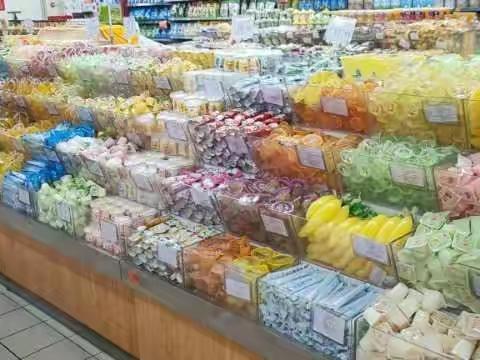 横店店休闲食品陈列