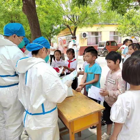 “疫”路有爱 感恩有你——沙镇镇六联学校全体师生向最美医护人员“大白”致敬