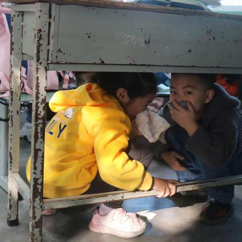 消防演练于行，安全守护入心——玉兴镇中心小学校2023年消防演练活动