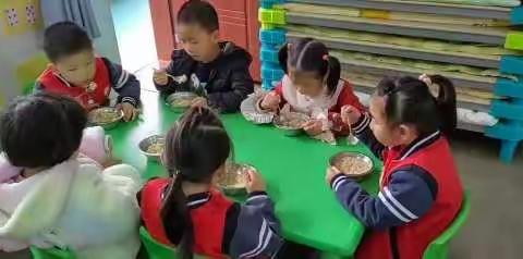 龙岗而芝幼儿园中二班——第一周日常活动分享及元宵节系列活动