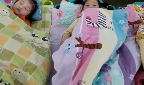 中二班第三周日常活动分享——龙岗而芝幼儿园