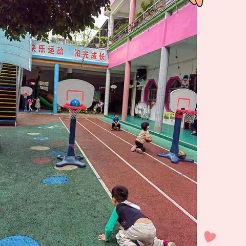 中二班第十二周日常活动分享——龙岗而芝幼儿园