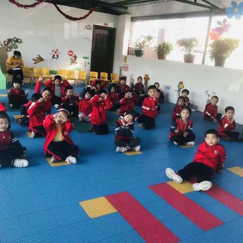 中二班（第十二周）日常生活活动——龙岗而芝幼儿园