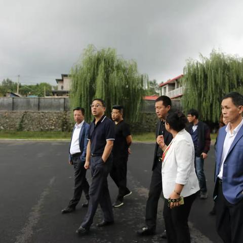 尊师重教，情暖村小――新抚区区委书记吴建波一行到千金乡中心校教师节慰问