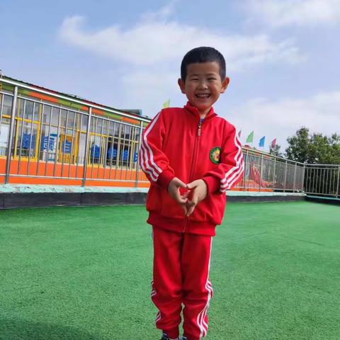 小天使幼儿园——中一班李轩瑞宝贝👦