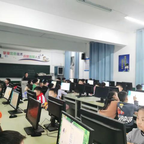 趣味编程，逐梦前行——确山县第二小学创客编程社团云展示