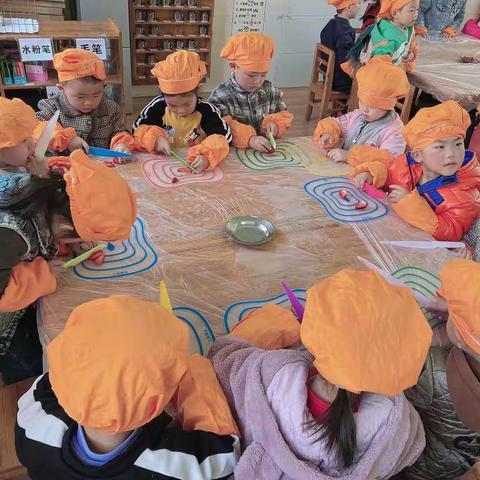 我动手，我快乐!——玖鼎幼儿园中二班帮厨活动（水果酸奶杯）