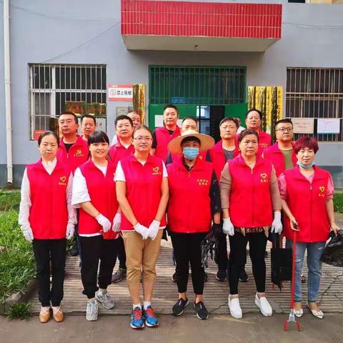 泽州县委老干部局入村开展环境整治联点共建活动