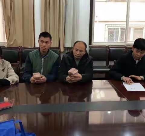 莲湖区人社局监督发放工人工资