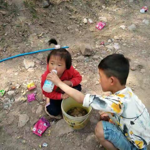 小家伙的美术作品