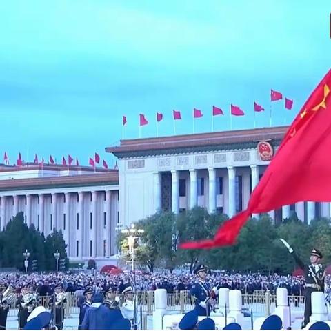 “我心中的英雄——走进人民英雄杨靖宇”云端升旗仪式