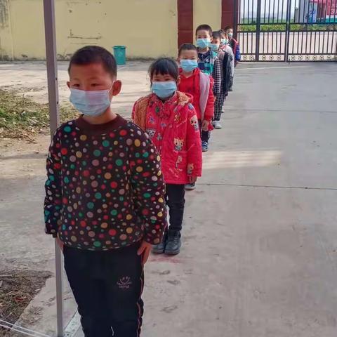 疫情防控无小事，细心抗疫进行中