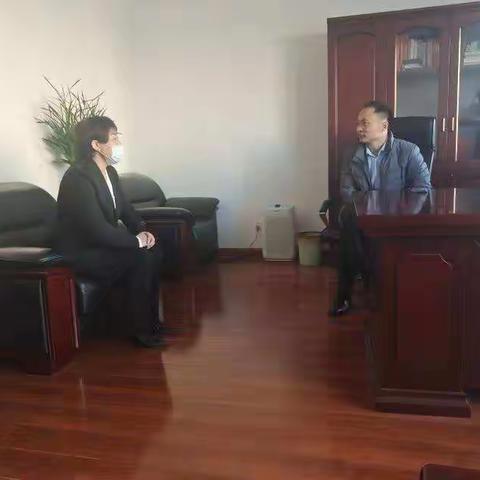 离别时，留下一串难忘的足迹