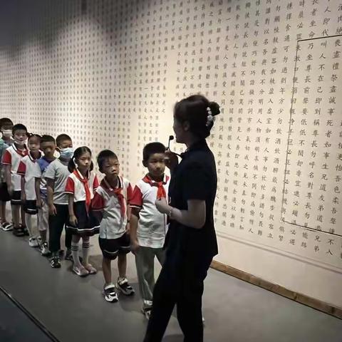 追寻红色记忆 赓续红色血脉——潘南小学北校区队员参加淄博市课本博物馆红色研学社会实践活动