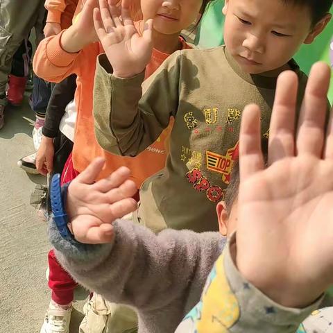 遇见冬天，遇见美——博白县那林镇双六村小学附设幼儿园户外活动篇