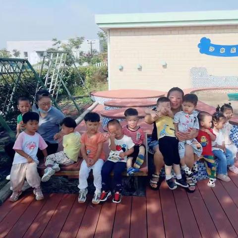 幼儿园里欢乐多