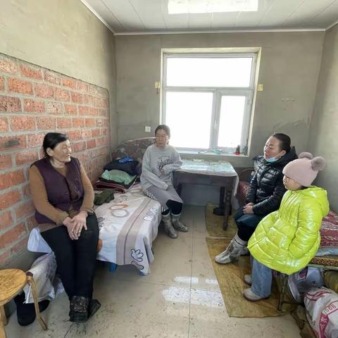 情系困境妇女儿童 妇联慰问暖人心