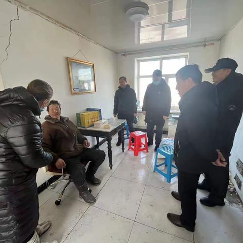 走访慰问困难群众 悠悠关怀情暖人心
