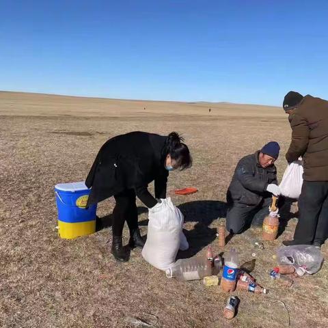 凝聚巾帼力量 为群众办实事