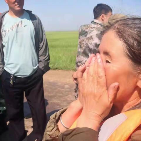 呼和道布嘎查践行“为民办实事”——防汛期间救援被困群众