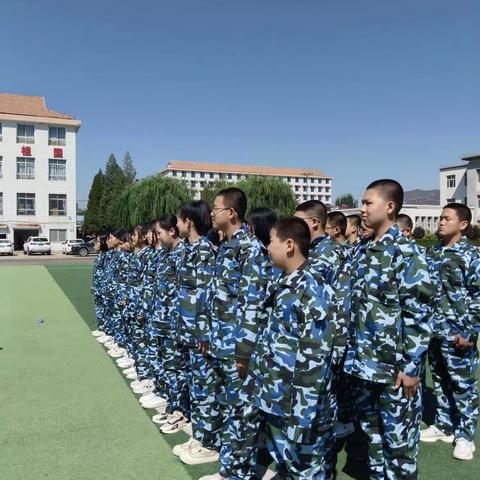 青春正当时，军训铸英姿---平泉市小寺沟中学七年三班军训掠影