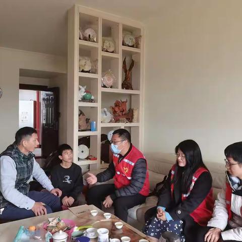 走进家庭，携手共育—龙门中学初中部初一级全体班主任开展寒假家访活动