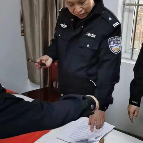 柳州市第二拘留所开展“写春联•送福字•迎新年•送祝福”警营文化活动