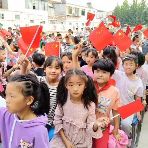 大新镇中心小学迎国庆朗诵比赛