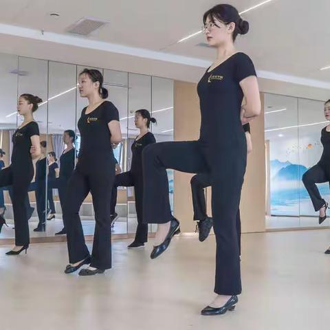 优雅仪态