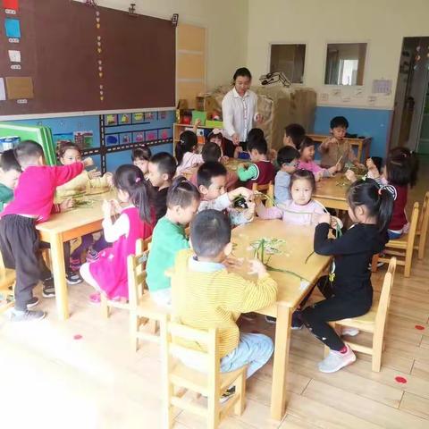 《幼4E-幼儿园里乐趣多》