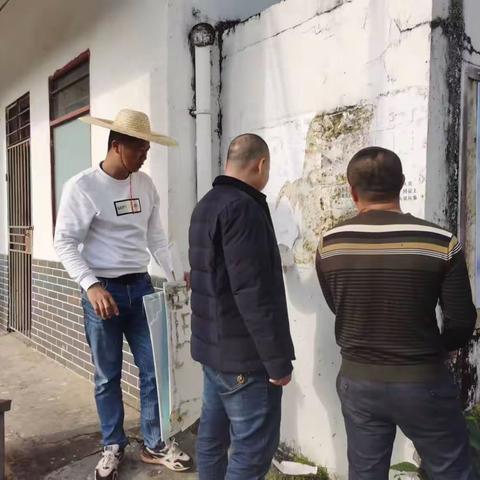 镇中社区开展示“四爱”环境卫生大扫除活动