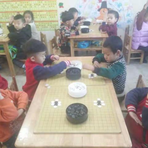 围棋课授课内容:摆题训练教学目标:提高孩子专注力、观察能力、复习旧知、巩固练习