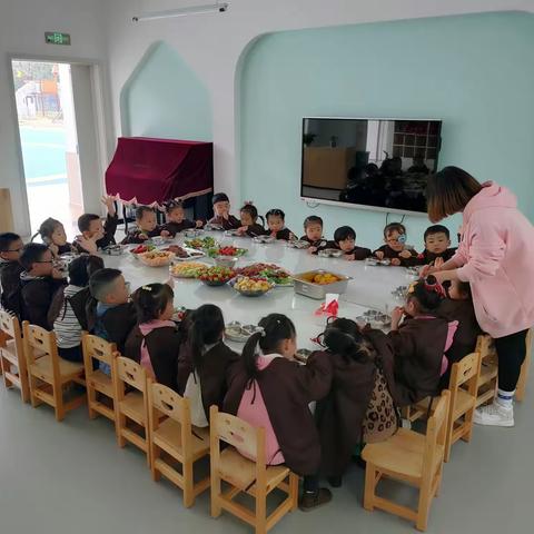 伊俐特幼儿园小(4)班一周回顾(第10期)