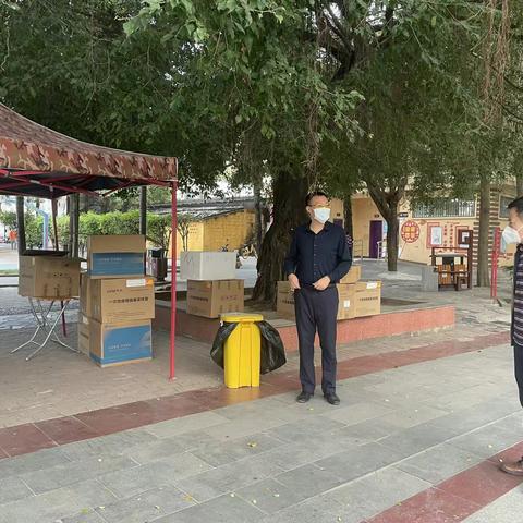 三亚农投集团副总经理陈斌督导检查创文巩卫工作