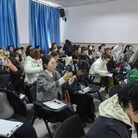 向美而行 赋能成长——文学道小学美术学科基地校老师参加青山区小学美术学科基于课程标准教学实践示范观摩活动